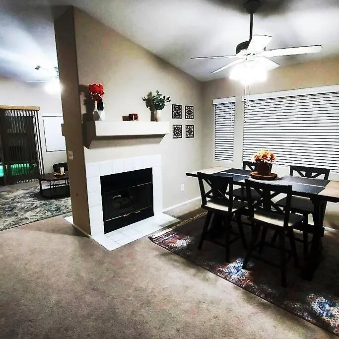 New Beautifully Remodeled Home In Las Vegas Holiday home