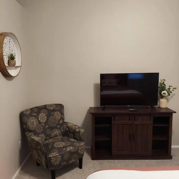 Holiday home New Beautifully Remodeled Home In Las Vegas