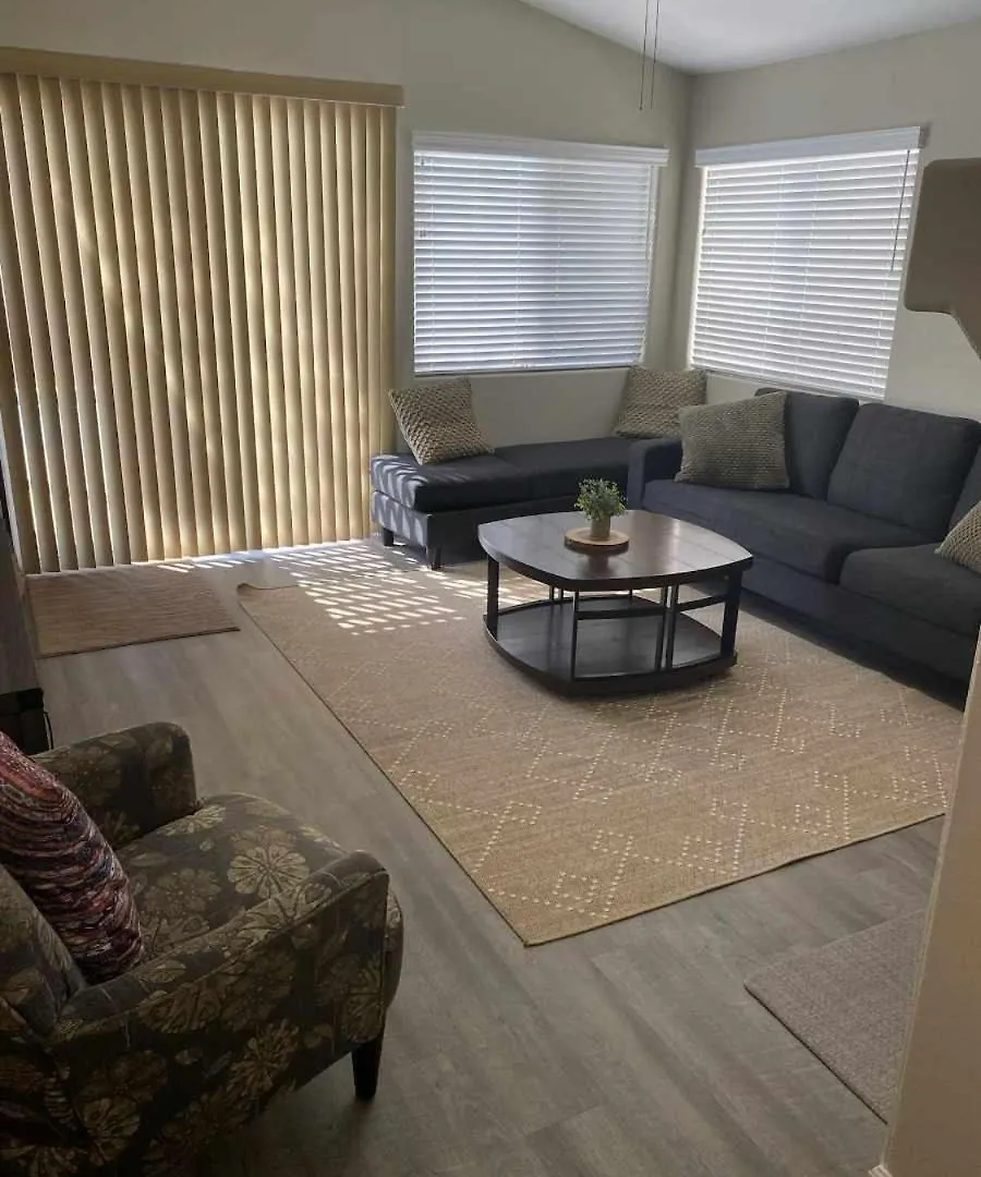New Beautifully Remodeled Home In Las Vegas Holiday home