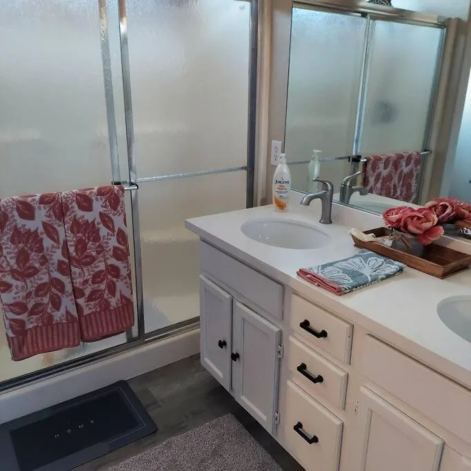 New Beautifully Remodeled Home In Las Vegas 0*,